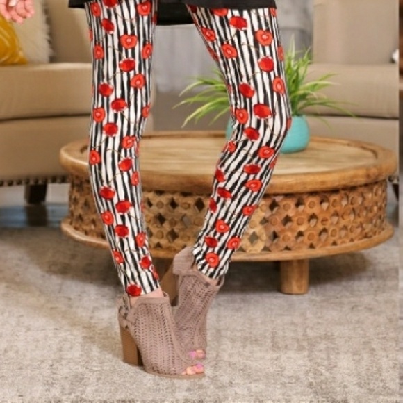 Soft cherry leggings - Picture 2 of 4